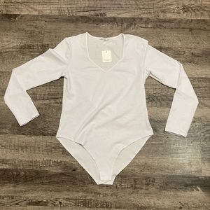 Mangopop V-Neck Bodysuit in White - Size XL NWT!